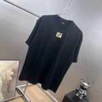 weigou_195641_2_deca26b666 P75 fen*芬家 双F刺绣 《区别通货面料》双纱纯棉上衣 7a抗菌短袖tee 上身十分舒适,男女同款半袖,落肩宽松版型 颜色: 黑色 白色 咖啡色 尺码:S(90-130斤) M(125-150斤) L(135-165斤) XL(160-190斤) XXL(185-220斤)