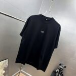 P75 fen*芬家 logo字母刺绣，官方同款 《区别通货面料》双纱纯棉上衣 7a抗菌短袖tee 上身十分舒适，男女同款半袖，落肩宽松版型 颜色: 黑色 白色 咖啡色 尺码：S（90-130斤） M（125-150斤） L（135-165斤） XL（160-190斤） XXL（185-220斤）