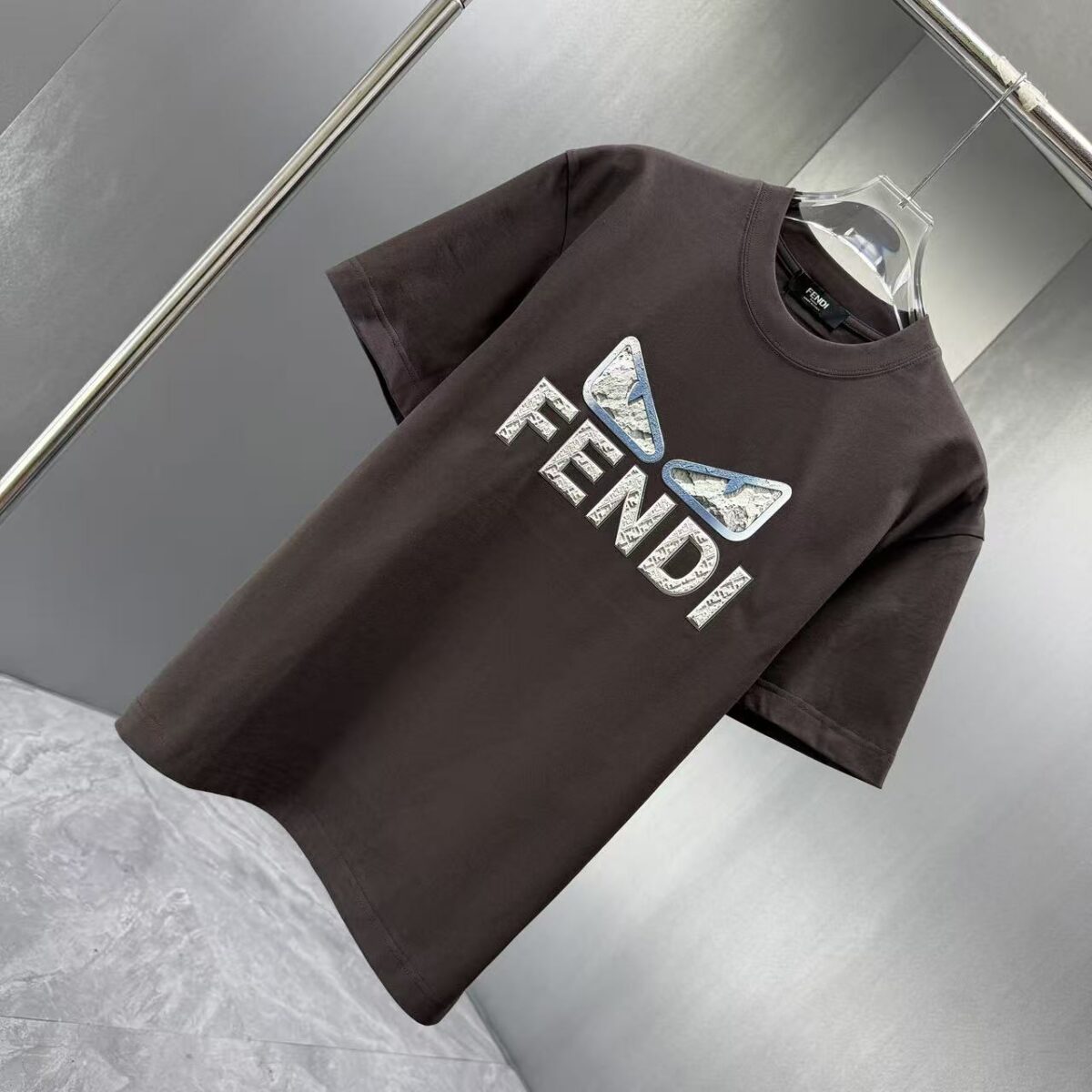 P75 FENDI* 芬迪* 2026春夏新款短袖T恤 定制纯棉字母logo厚板 颜色：黑色 白色 巧色 深蓝 码数：S M L XL XXL