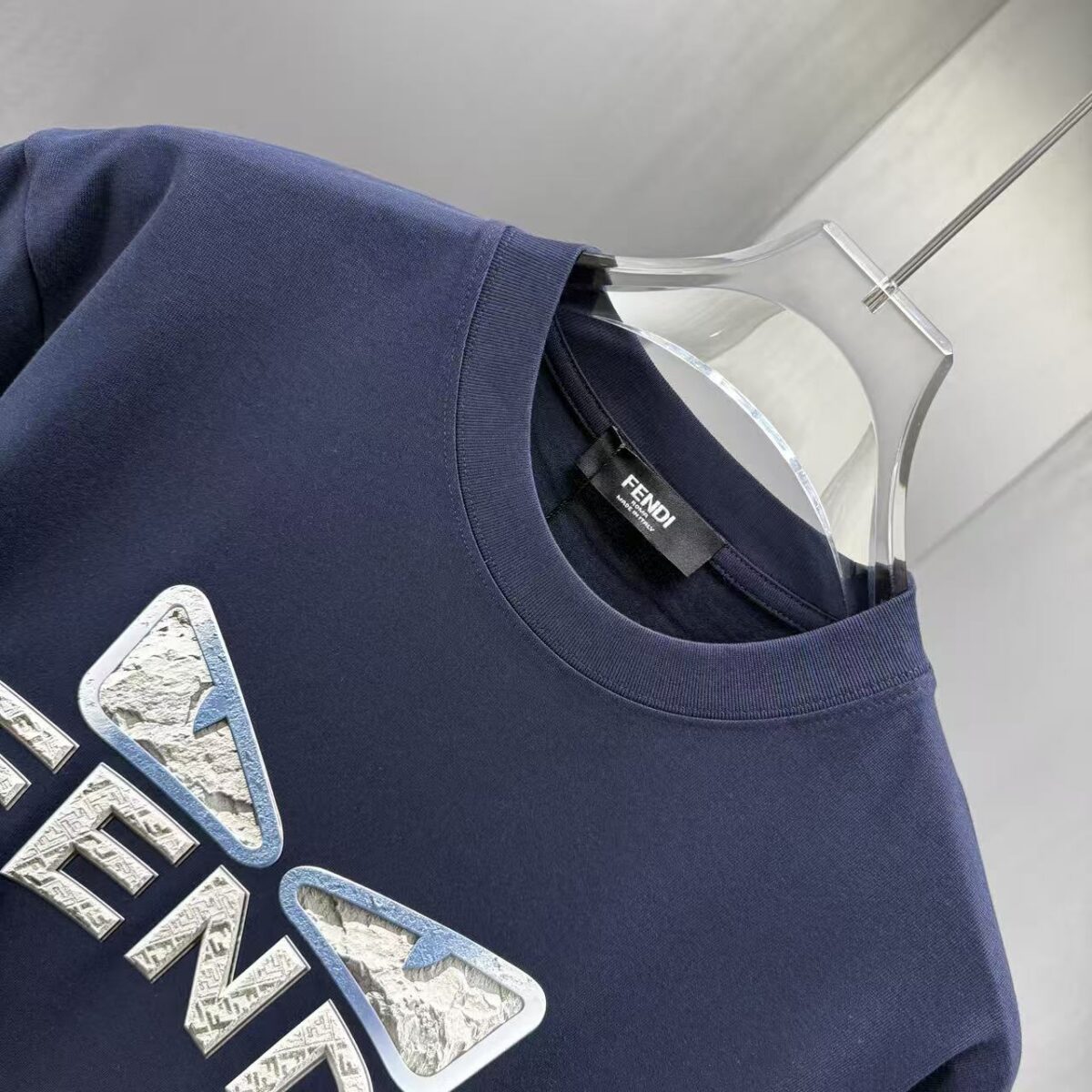 P75 FENDI* 芬迪* 2026春夏新款短袖T恤 定制纯棉字母logo厚板 颜色：黑色 白色 巧色 深蓝 码数：S M L XL XXL