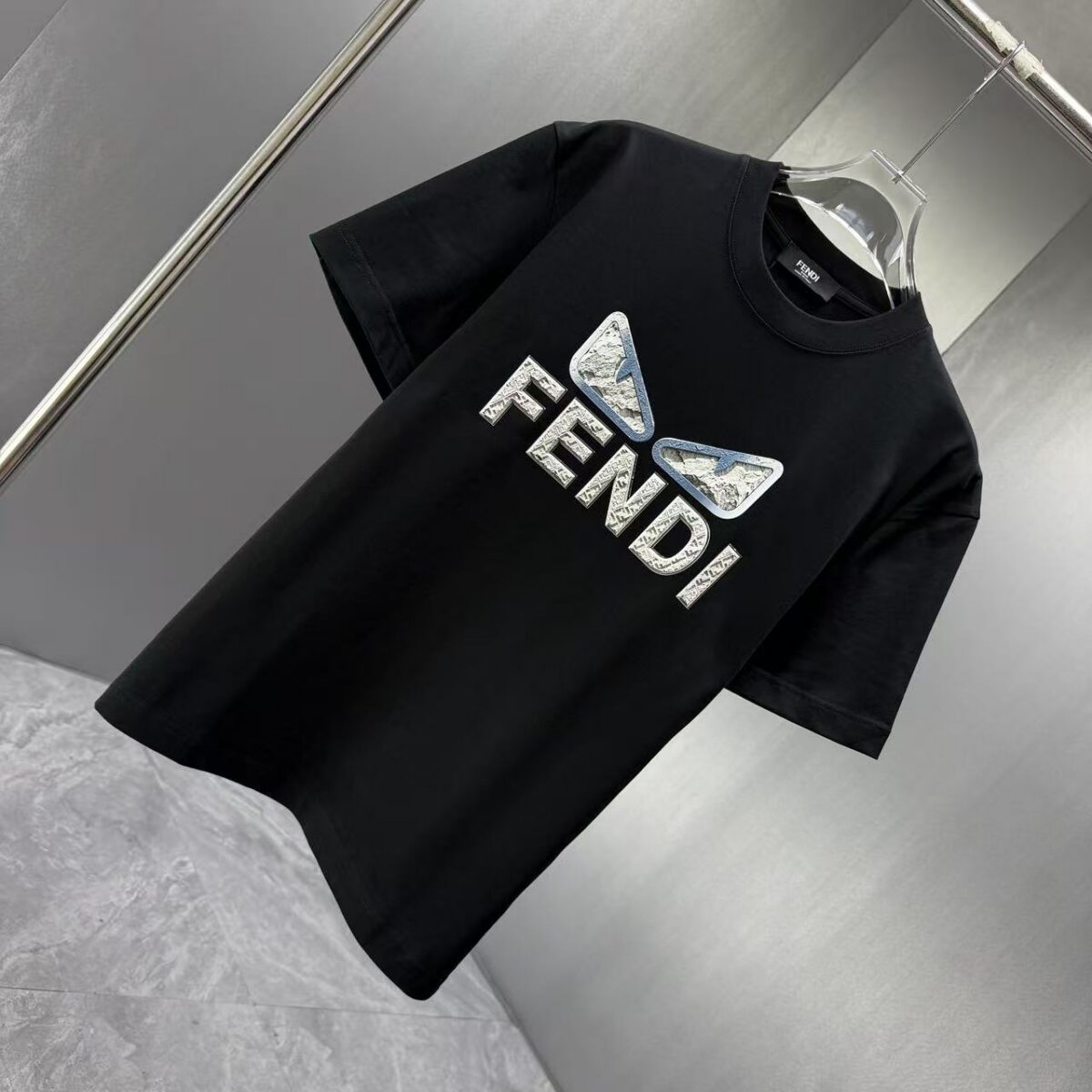 P75 FENDI* 芬迪* 2026春夏新款短袖T恤 定制纯棉字母logo厚板 颜色：黑色 白色 巧色 深蓝 码数：S M L XL XXL