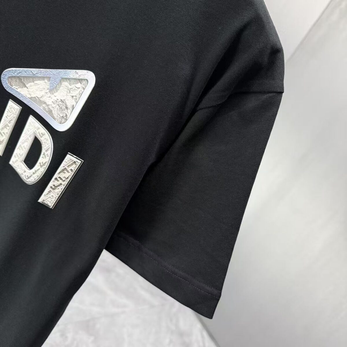 P75 FENDI* 芬迪* 2026春夏新款短袖T恤 定制纯棉字母logo厚板 颜色：黑色 白色 巧色 深蓝 码数：S M L XL XXL