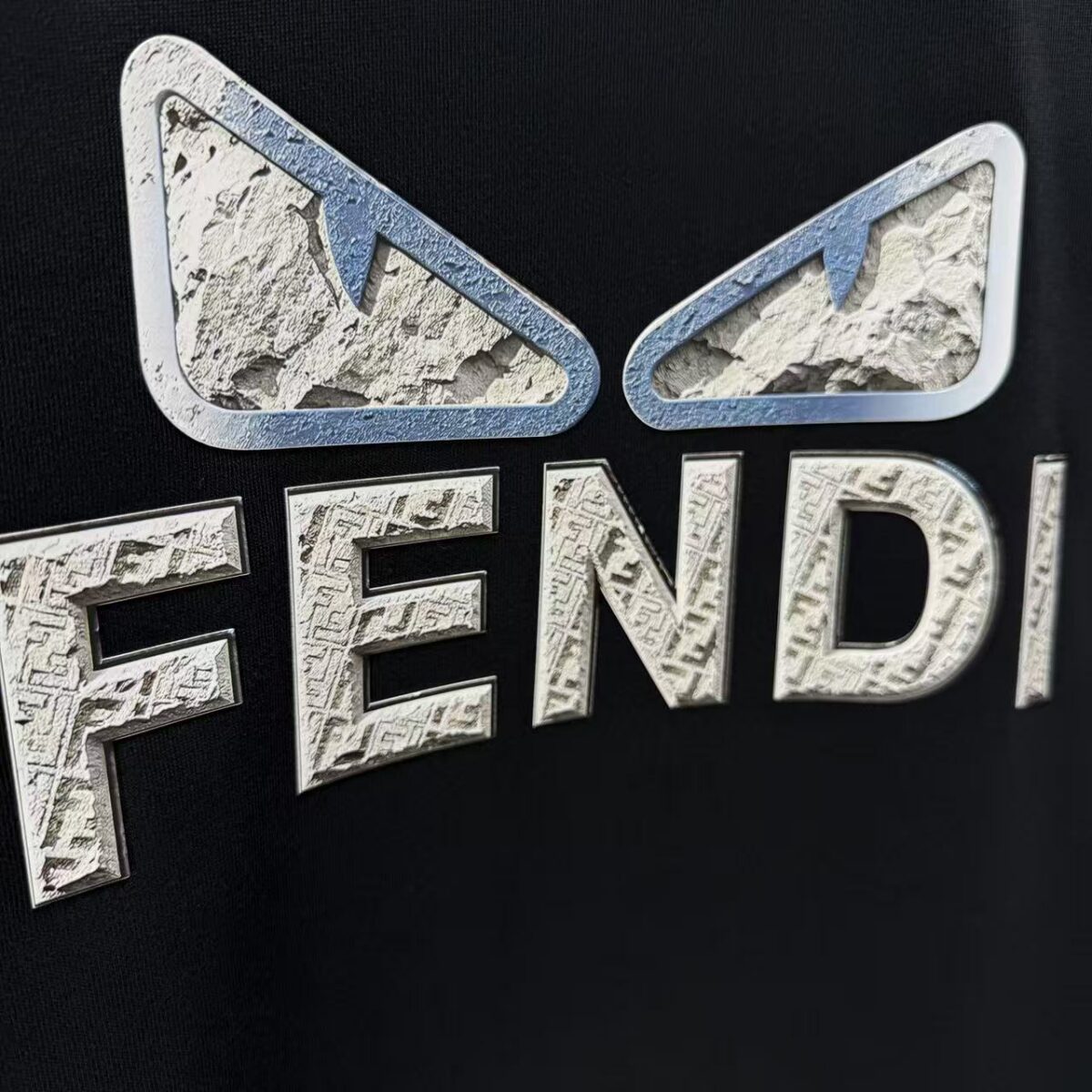 P75 FENDI* 芬迪* 2026春夏新款短袖T恤 定制纯棉字母logo厚板 颜色：黑色 白色 巧色 深蓝 码数：S M L XL XXL