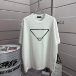 P80 普拉*PAD 2026春夏新款 洗水磨破320克圆领短袖tee 男女同款宽松版 颜色 :洗水深黑 洗水白 洗水灰色 褐色 尺码 :S M L XL XXL 尺码： S （90-130斤） M （120-150斤） L （140-165斤） XL （160-180斤） XXL （180-210斤）