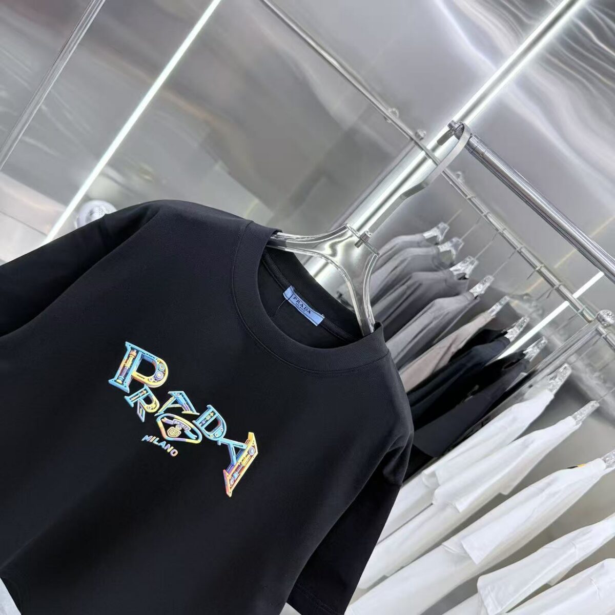P80 PRA 2026秋冬新款 3D立体硅胶 360克圆领短袖 实物很棒 男女同款宽松版 尺码S M L XL XXL 五个码 黑色 白色 紫色