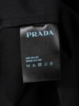 P80 普拉达PRADA 26ss新款印花工艺logo字母短袖 面料- 采用280克双股精梳棉面料.索罗纳螺纹订织订染国标一级面料 辅料：官网原版三标logo 尺码： S - XL 颜色：白色 黑色