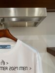 P70 普拉达PRADA 新款直喷工艺 高品质280克重磅短袖T恤，进口兄弟数码白墨直喷工艺 彰显不羁的个性与强大的气场 纯棉32支双纱面料，两遍缩水工艺，立体裁剪，面布做了蚀毛，手感非常好，亲肤透气，微宽松版型，上身舒适！ 日本Brother进口机数码直喷。色彩还原度 %，杜邦进口环保颜料，色牢度5级，经测验，洗涤100次，褪色程度不到1% 单品时尚感满满.日常出街或休闲都很百搭，轻松驾驭各种风格。色彩超鲜艳还透气，夏季必备 颜色：黑色/白色 码数：S-XL