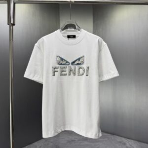 weigou_197034_0_7be45a5e4f P75 FENDI* 芬迪* 2026春夏新款短袖T恤 定制纯棉字母logo厚板 颜色:黑色 白色 巧色 深蓝 码数:S M L XL XXL
