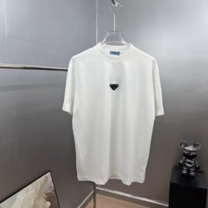 weigou_197491_0_88afb28272 P80 Prad~普拉刺绣三角盾牌字母 《区别通货面料》 双纱纯棉短袖tee 上身十分舒适,男女同款半袖,落肩宽松版型 颜色: 黑色 白色 咖啡色 尺码:S(90-130斤) M(125-150斤) L(135-165斤) XL(160-190斤) XXL(185-220斤)