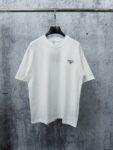 weigou_197942_0_dae4b5724f P70 【PRADA】普拉达26SS经典压胶字母短袖T恤男女同款 采用顶级280克定制双纱纯棉面料质感非常柔软舒服 搭配320克1x1螺纹(面料螺纹同缸定染无色差不易变形)定制 领标洗水唛吊牌 包装🎗 os落肩宽松版型春夏最新砖柜同步男女同款 颜色:黑色,白色 尺码:XS-L