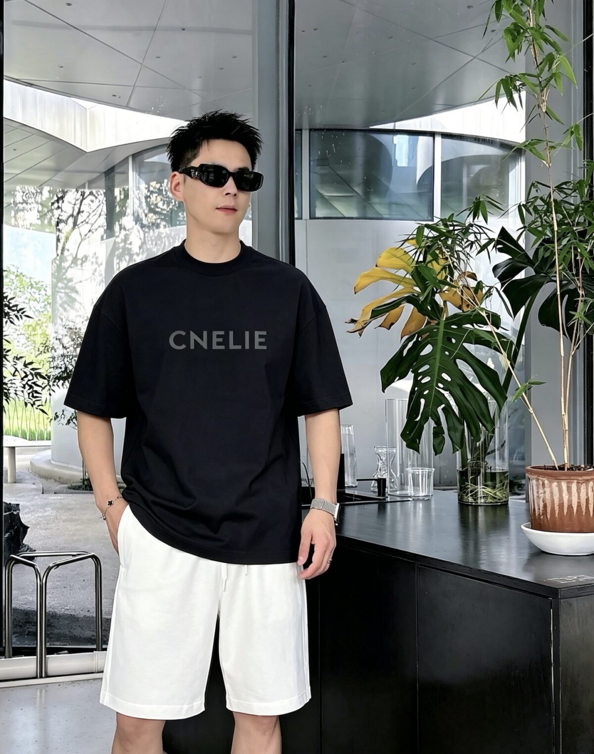 weigou_198622_7_b1ed57bd8c P80 ce~ 赛琳 厚版滴胶字母 《区别通货面料》 双纱平纹,紧密纱线短袖T恤上身十分舒适,男女同款半袖,落肩宽松版型 颜色: 黑色 白色 咖啡色 尺码:S(90-130斤) M(125-150斤) L(135-165斤) XL(160-190斤) XXL(185-220斤)