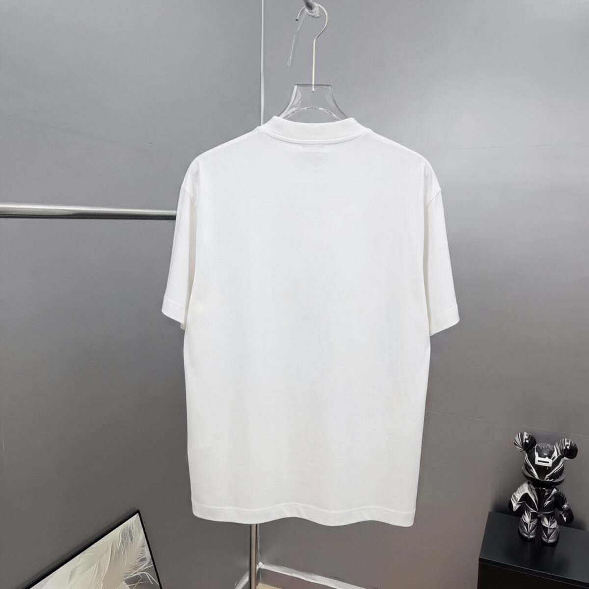 weigou_198697_1_3670d1e86a P80 ce~ 赛琳 厚版滴胶字母 《区别通货面料》 双纱平纹,紧密纱线短袖T恤上身十分舒适,男女同款半袖,落肩宽松版型 颜色: 黑色 白色 咖啡色 尺码:S(90-130斤) M(125-150斤) L(135-165斤) XL(160-190斤) XXL(185-220斤)