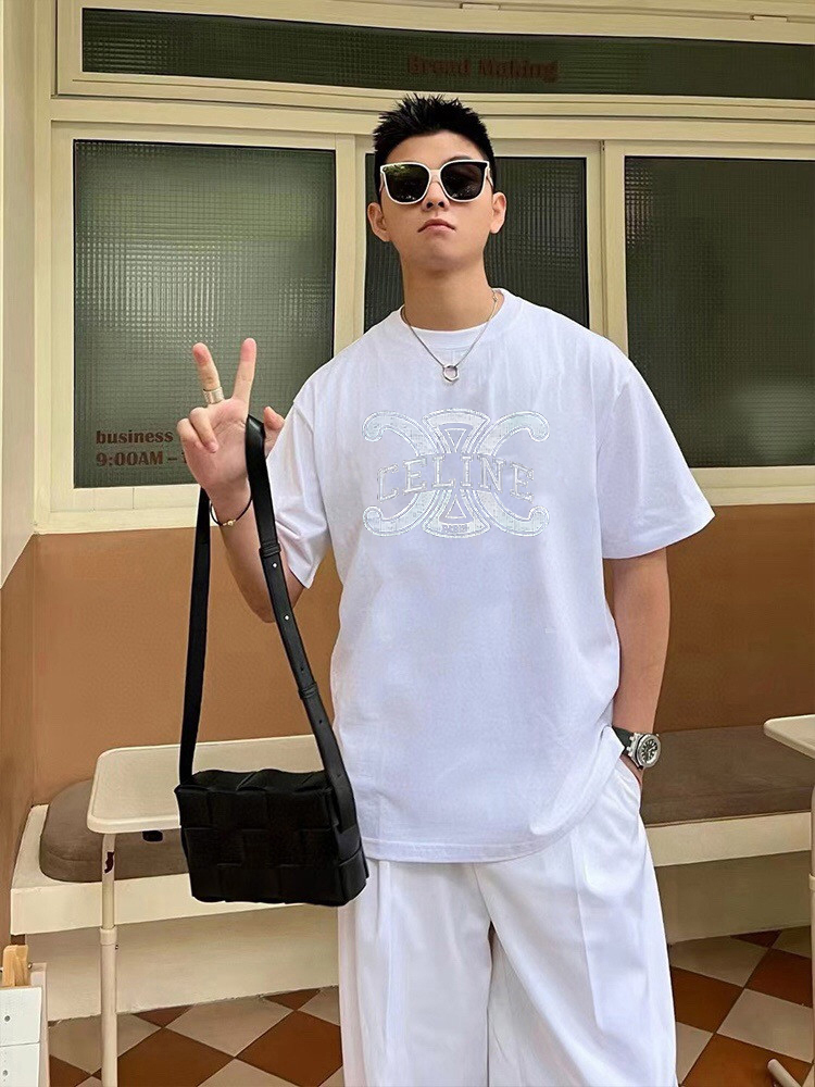 P70 Celine/赛琳 印花Logo百搭潮流纯棉短袖T恤男女同款 吊牌 领标 水洗唛 三标齐全 定织定染280克精梳棉面料 尺码：S-XXL 颜色：黑色，白色
