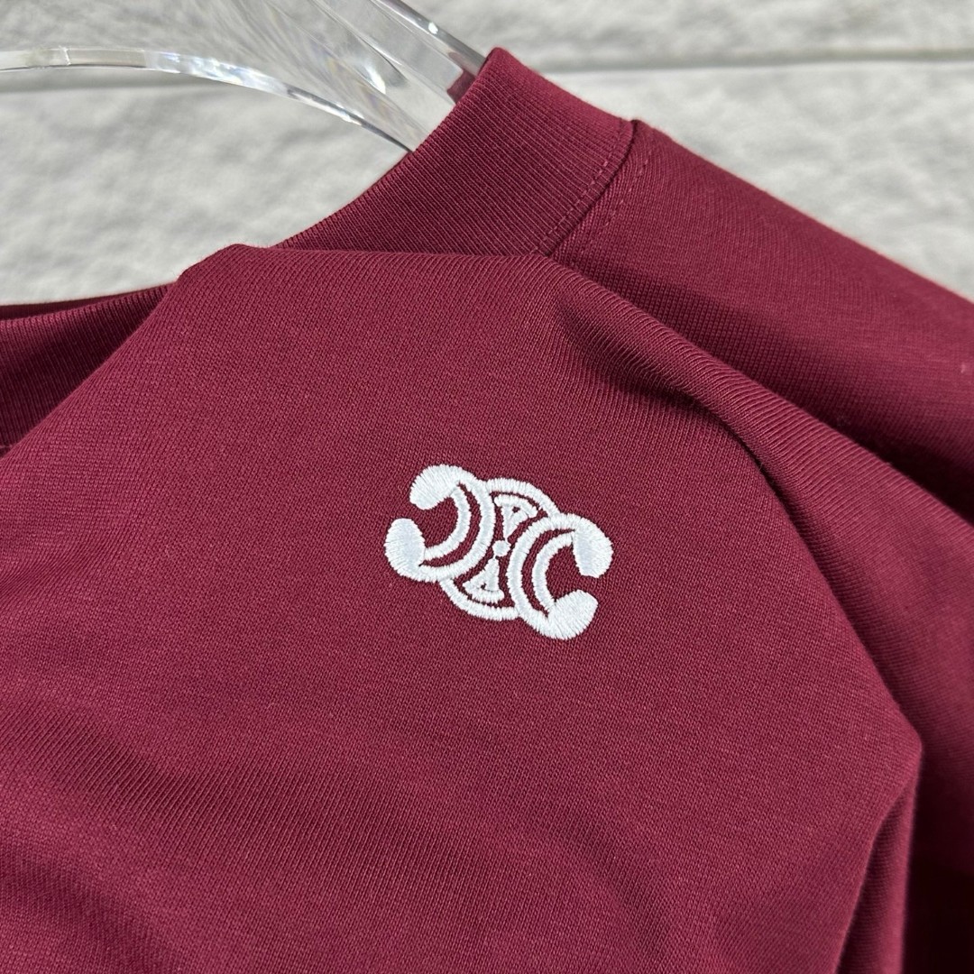 P75 Celi* 塞琳 塞林 2026春夏款 简约字母刺绣工艺个性logo 定制双纱平纹纯棉面料 短袖T恤 男女同款 颜色：黑色 白色 花灰色 安哥拉红色 尺码： S （90-130斤） M （120-150斤） L （140-165斤） XL （160-180斤） XXL （180-210斤）