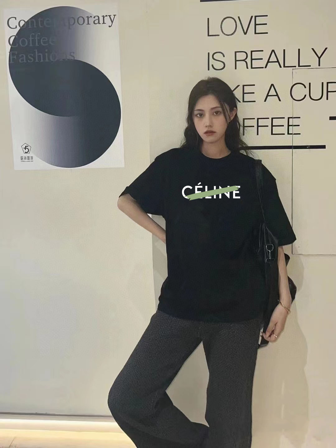 P70 Celine/赛琳 印花Logo百搭潮流纯棉短袖T恤男女同款 吊牌 领标 水洗唛 三标齐全 定织定染280克精梳棉面料 尺码：S-XXL 颜色：黑色，白色