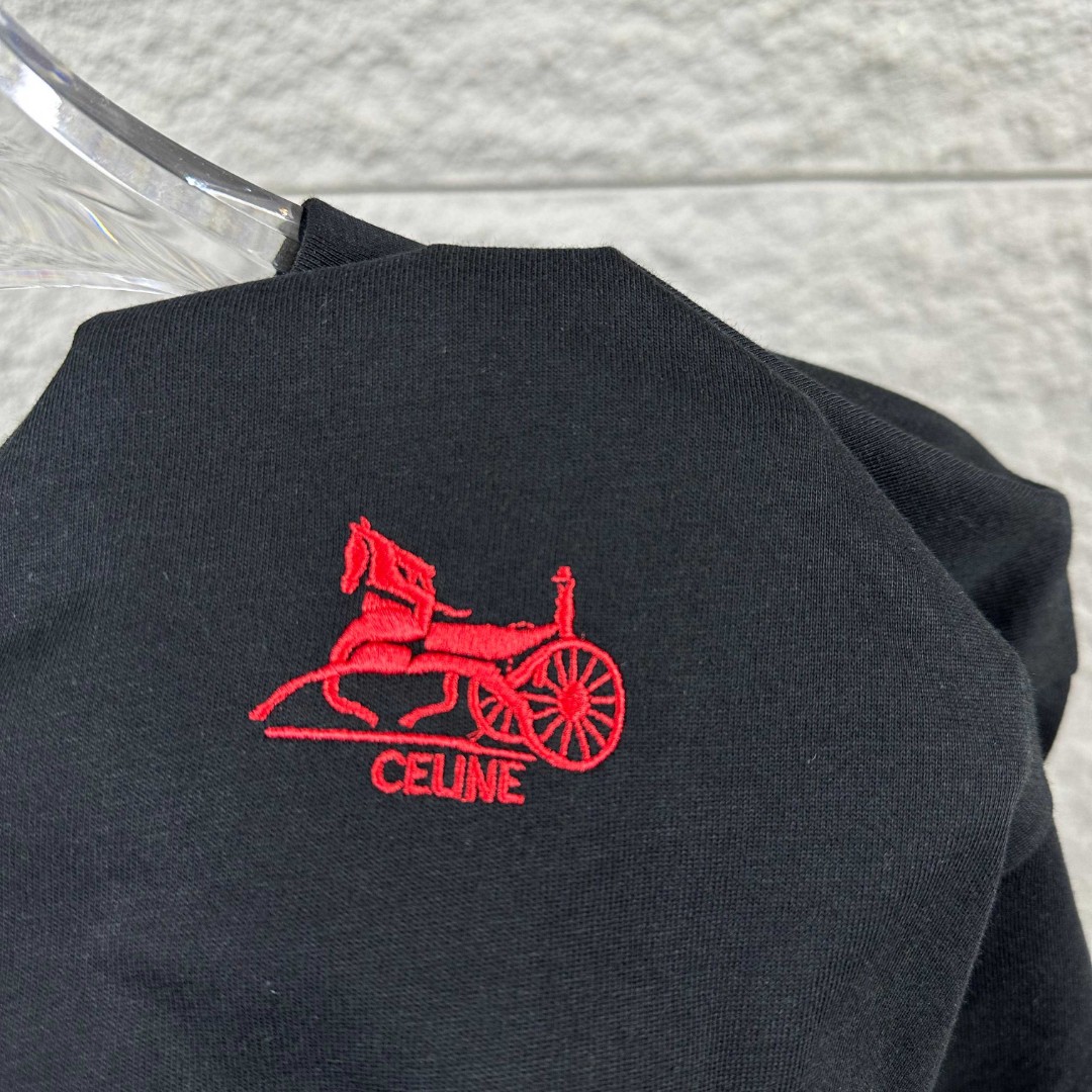 P75 Celi* 塞琳 塞林 2026春夏款 简约字母刺绣工艺个性logo 定制双纱平纹纯棉面料 短袖T恤 男女同款 颜色：黑色 白色 花灰色 尺码： S （90-130斤） M （120-150斤） L （140-165斤） XL （160-180斤） XXL （180-210斤）