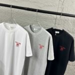 P75 Celi* 塞琳 塞林 2026春夏款 简约字母刺绣工艺个性logo 定制双纱平纹纯棉面料 短袖T恤 男女同款 颜色：黑色 白色 花灰色 尺码： S （90-130斤） M （120-150斤） L （140-165斤） XL （160-180斤） XXL （180-210斤）