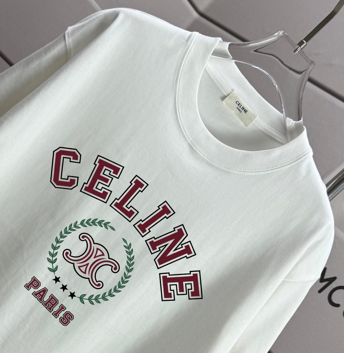 P70 Celi*ne 塞琳 2026春夏款 简约字母 个性logo 定制双纱平纹纯棉面料 短袖T恤 男女同款 颜色：黑色 白色 绿色 紫色 尺码: S M L XL XXL 尺码： S （90-130斤） M （120-150斤） L （140-165斤） XL （160-180斤） XXL （180-210斤）