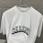 P75 Celi* 塞琳 塞林 2026春夏款 简约字母立体植绒工艺个性logo 定制双纱平纹纯棉面料 短袖T恤 男女同款 颜色：黑色 白色 尺码： S （90-130斤） M （120-150斤） L （140-165斤） XL （160-180斤） XXL （180-210斤）