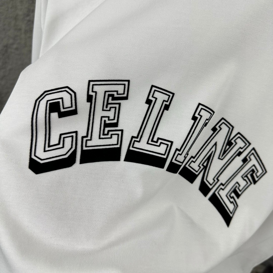 P75 Celi* 塞琳 塞林 2026春夏款 简约字母立体植绒工艺个性logo 定制双纱平纹纯棉面料 短袖T恤 男女同款 颜色：黑色 白色 尺码： S （90-130斤） M （120-150斤） L （140-165斤） XL （160-180斤） XXL （180-210斤）