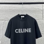 P75 Celi* 塞琳 塞林 2026春夏款 简约字母立体植绒工艺个性logo 定制双纱平纹纯棉面料 短袖T恤 男女同款 颜色：黑色 白色 尺码： S （90-130斤） M （120-150斤） L （140-165斤） XL （160-180斤） XXL （180-210斤）