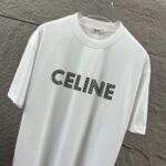 P75 Celi* 塞琳 塞林 2026春夏款 简约字母立体植绒工艺个性logo 定制双纱平纹纯棉面料 短袖T恤 男女同款 颜色：黑色 白色 尺码： S （90-130斤） M （120-150斤） L （140-165斤） XL （160-180斤） XXL （180-210斤）