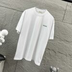 P75 Celi* 塞琳 塞林 2026春夏款 简约字母立体刺绣工艺个性logo 定制双纱平纹纯棉面料 短袖T恤 男女同款 颜色：黑色 白色 花灰色 安哥拉红色 尺码： S （90-130斤） M （120-150斤） L （140-165斤） XL （160-180斤） XXL （180-210斤）