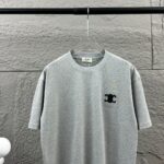 P75 Celi* 塞琳 塞林 2026春夏款 简约字母立体刺绣工艺个性logo 定制双纱平纹纯棉面料 短袖T恤 男女同款 颜色：黑色 白色 花灰色 尺码： S （90-130斤） M （120-150斤） L （140-165斤） XL （160-180斤） XXL （180-210斤）