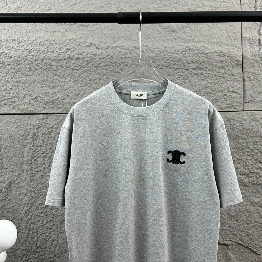 P75 Celi* 塞琳 塞林 2026春夏款 简约字母立体刺绣工艺个性logo 定制双纱平纹纯棉面料 短袖T恤 男女同款 颜色：黑色 白色 花灰色 尺码： S （90-130斤） M （120-150斤） L （140-165斤） XL （160-180斤） XXL （180-210斤）