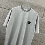 P75 Celi* 塞琳 塞林 2026春夏款 简约字母立体刺绣工艺个性logo 定制双纱平纹纯棉面料 短袖T恤 男女同款 颜色：黑色 白色 花灰色 尺码： S （90-130斤） M （120-150斤） L （140-165斤） XL （160-180斤） XXL （180-210斤）