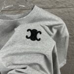 P75 Celi* 塞琳 塞林 2026春夏款 简约字母立体刺绣工艺个性logo 定制双纱平纹纯棉面料 短袖T恤 男女同款 颜色：黑色 白色 花灰色 尺码： S （90-130斤） M （120-150斤） L （140-165斤） XL （160-180斤） XXL （180-210斤）
