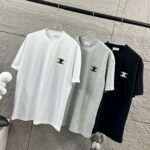 P75 Celi* 塞琳 塞林 2026春夏款 简约字母立体刺绣工艺个性logo 定制双纱平纹纯棉面料 短袖T恤 男女同款 颜色：黑色 白色 花灰色 尺码： S （90-130斤） M （120-150斤） L （140-165斤） XL （160-180斤） XXL （180-210斤）