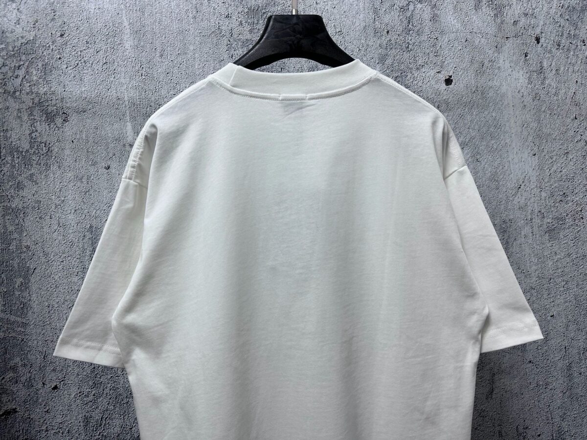P70 【CELINE】赛琳字母logo印花情侣款短袖T恤 采用高成本280克双股双纱纯棉面料 厚实挺阔 立体os剪裁版型 时尚百搭 网红同款 匠心款 简约中透漏着时尚的气息 男女同款 原版主麦水洗吊牌防潮纸包装👍 颜色：黑色 白色 尺码：XS-L
