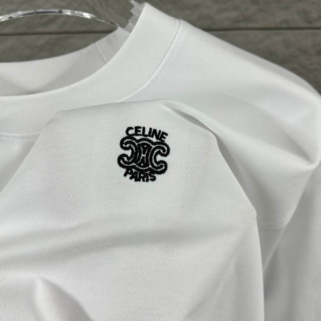 P75 Celi* 塞琳 塞林 2026春夏款 简约字母立体刺绣工艺个性logo 定制双纱平纹纯棉面料 短袖T恤 男女同款 颜色：黑色 白色 花灰色 安哥拉红色 尺码： S （90-130斤） M （120-150斤） L （140-165斤） XL （160-180斤） XXL （180-210斤）