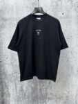 P70 【CELINE】赛琳字母logo印花情侣款短袖T恤 采用高成本280克双股双纱纯棉面料 厚实挺阔 立体os剪裁版型 时尚百搭 网红同款 匠心款 简约中透漏着时尚的气息 男女同款 原版主麦水洗吊牌防潮纸包装👍 颜色：黑色 白色 尺码：XS-L