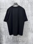 P70 【CELINE】赛琳字母logo印花情侣款短袖T恤 采用高成本280克双股双纱纯棉面料 厚实挺阔 立体os剪裁版型 时尚百搭 网红同款 匠心款 简约中透漏着时尚的气息 男女同款 原版主麦水洗吊牌防潮纸包装👍 颜色：黑色 白色 尺码：XS-L