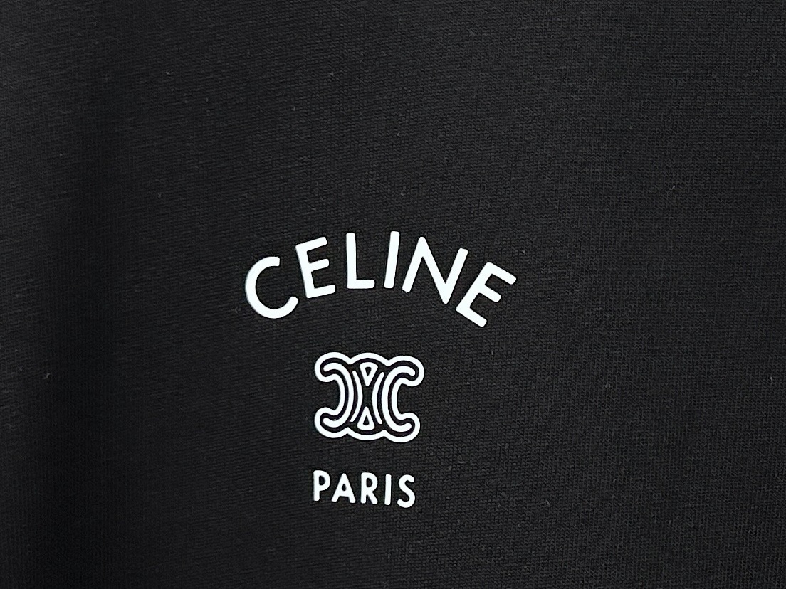 P70 【CELINE】赛琳字母logo印花情侣款短袖T恤 采用高成本280克双股双纱纯棉面料 厚实挺阔 立体os剪裁版型 时尚百搭 网红同款 匠心款 简约中透漏着时尚的气息 男女同款 原版主麦水洗吊牌防潮纸包装👍 颜色：黑色 白色 尺码：XS-L