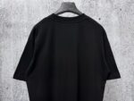 P70 【CELINE】赛琳字母logo印花情侣款短袖T恤 采用高成本280克双股双纱纯棉面料 厚实挺阔 立体os剪裁版型 时尚百搭 网红同款 匠心款 简约中透漏着时尚的气息 男女同款 原版主麦水洗吊牌防潮纸包装👍 颜色：黑色 白色 尺码：XS-L