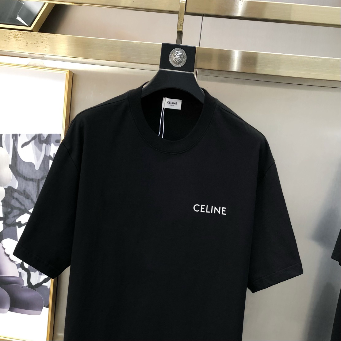 P70 Celin** 赛琳 早春新款原单男士圆领短袖T恤 🔥专柜同步售卖 ✨✨高端品质 高版本 OS版型阔版 爆款✨✨字母logo图案设计 定制进口双股100%纯棉面料 手感柔软细腻 穿着亲肤舒适 代工厂精细做工 上身非常帅气有型 男士必备单品 三标齐 全 尺码：S-2XL 黑色 白色