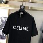 P70 Celin** 赛琳 早春新款原单男士圆领短袖T恤 🔥专柜同步售卖 ✨✨高端品质 高版本 OS版型阔版 爆款✨✨字母logo图案设计 定制进口双股100%纯棉面料 手感柔软细腻 穿着亲肤舒适 代工厂精细做工 上身非常帅气有型 男士必备单品 三标齐 全 尺码：S-2XL 黑色 白色