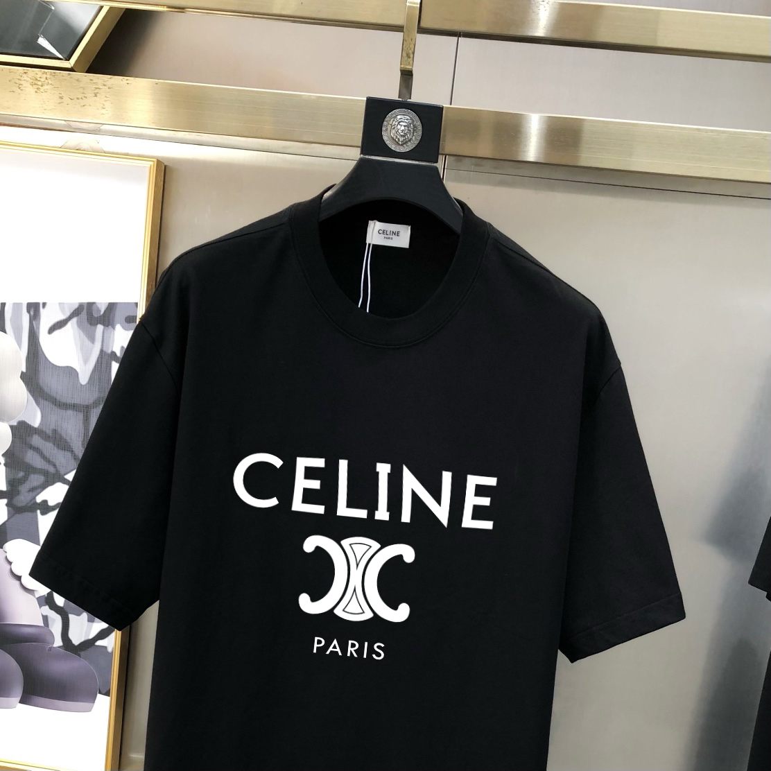 P70 Celin** 赛琳 早春新款原单男士圆领短袖T恤 🔥专柜同步售卖 ✨✨高端品质 高版本 OS版型阔版 爆款✨✨字母logo图案设计 定制进口双股100%纯棉面料 手感柔软细腻 穿着亲肤舒适 代工厂精细做工 上身非常帅气有型 男士必备单品 三标齐 全 尺码：S-2XL 黑色 白色