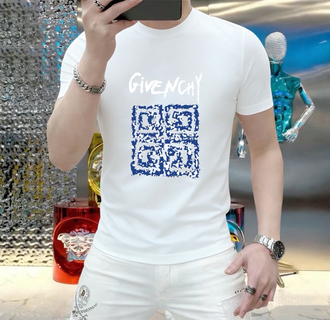 weigou_200717_1_316c271781 P70 品牌: 纪梵希 (胖子福音)原单男士休闲短袖T恤,2026春夏新品,定制胸前顶级logo 工艺、搭配整件细节 品质及剪裁设计都堪称一流,定制进口丝光棉面料!型格十足,配色轻熟百搭。M-5XL(穿到220斤)