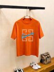 P70 品牌： 纪梵希 (胖子福音)原单男士休闲短袖T恤，2026春夏新品，定制胸前顶级logo 工艺、搭配整件细节 品质及剪裁设计都堪称一流，定制进口丝光棉面料！型格十足，配色轻熟百搭。M-5XL(穿到220斤)