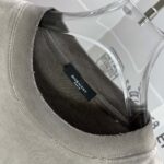 P80 GVC 纪梵* 2026春夏新款 洗水磨破320克圆领短袖tee 男女同款宽松版 颜色 :深黑色 洗水黑 洗水白 水洗灰 褐色 洗水红色 尺码 :S M L XL XXL 尺码： S （90-130斤） M （120-150斤） L （140-165斤） XL （160-180斤） XXL （180-210斤）