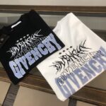 P75 GIVENCHY 纪梵希 26SS最新款情侣款短袖T恤～品牌新元素印花设计～面料上身舒适透气，不僵硬，修身的剪裁，采用高定定制纯棉面料！上身舒适有型，内搭单穿都完全没问题，时尚潮人必备！！！ 颜色：黑色 白色 码数：M-XXXL
