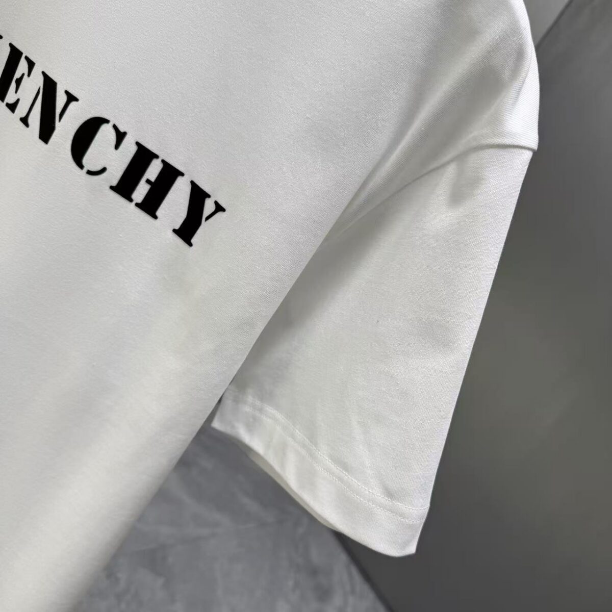 P75 GIVENC* 纪梵希* 2026春夏新款短袖T恤 定制纯棉字母logo植绒 颜色：黑色 白色 深红 棕色 码数：S M L XL XXL
