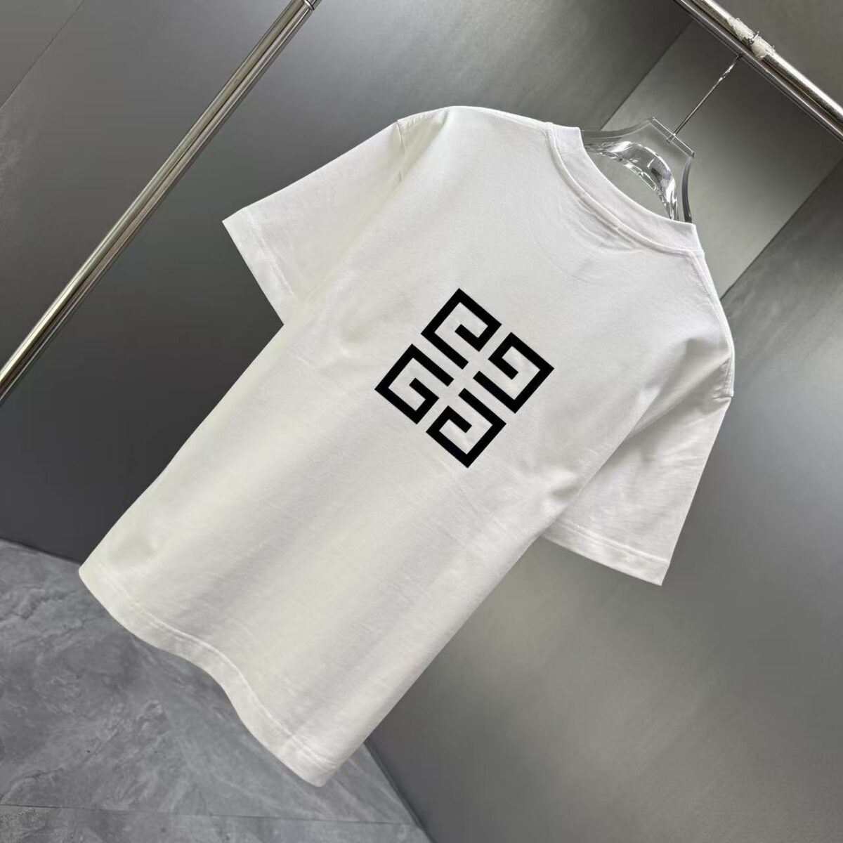 P75 GIVENC* 纪梵希* 2026春夏新款短袖T恤 定制纯棉字母logo植绒 颜色：黑色 白色 深红 棕色 码数：S M L XL XXL
