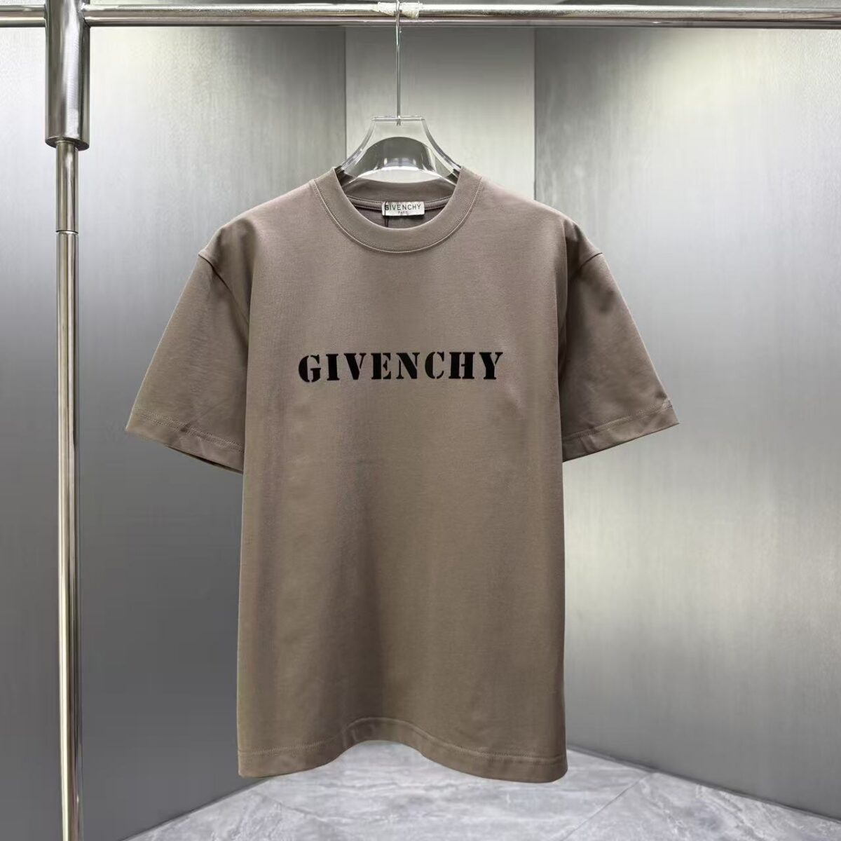 P75 GIVENC* 纪梵希* 2026春夏新款短袖T恤 定制纯棉字母logo植绒 颜色：黑色 白色 深红 棕色 码数：S M L XL XXL