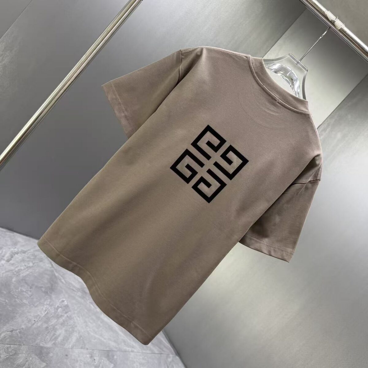 P75 GIVENC* 纪梵希* 2026春夏新款短袖T恤 定制纯棉字母logo植绒 颜色：黑色 白色 深红 棕色 码数：S M L XL XXL