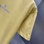 P75 GIVENC* 纪梵希* 2026春夏新款短袖T恤 定制纯棉字母logo厚板 颜色：黑色 白色 深红 黄色 码数：S M L XL XXL
